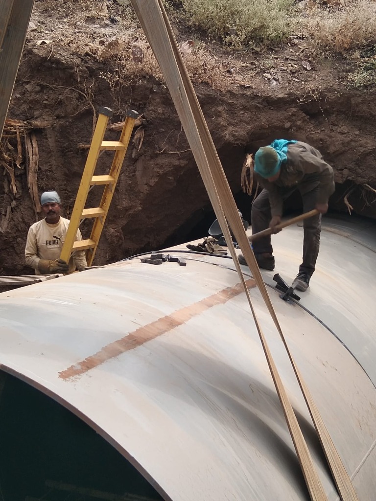 Worker Alignment on Pipe Jacking Sleeve